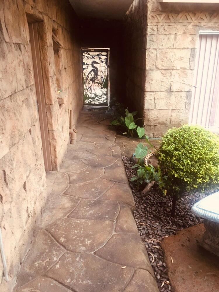 Rock Art Guesthouse Эмалахлени Экстерьер фото